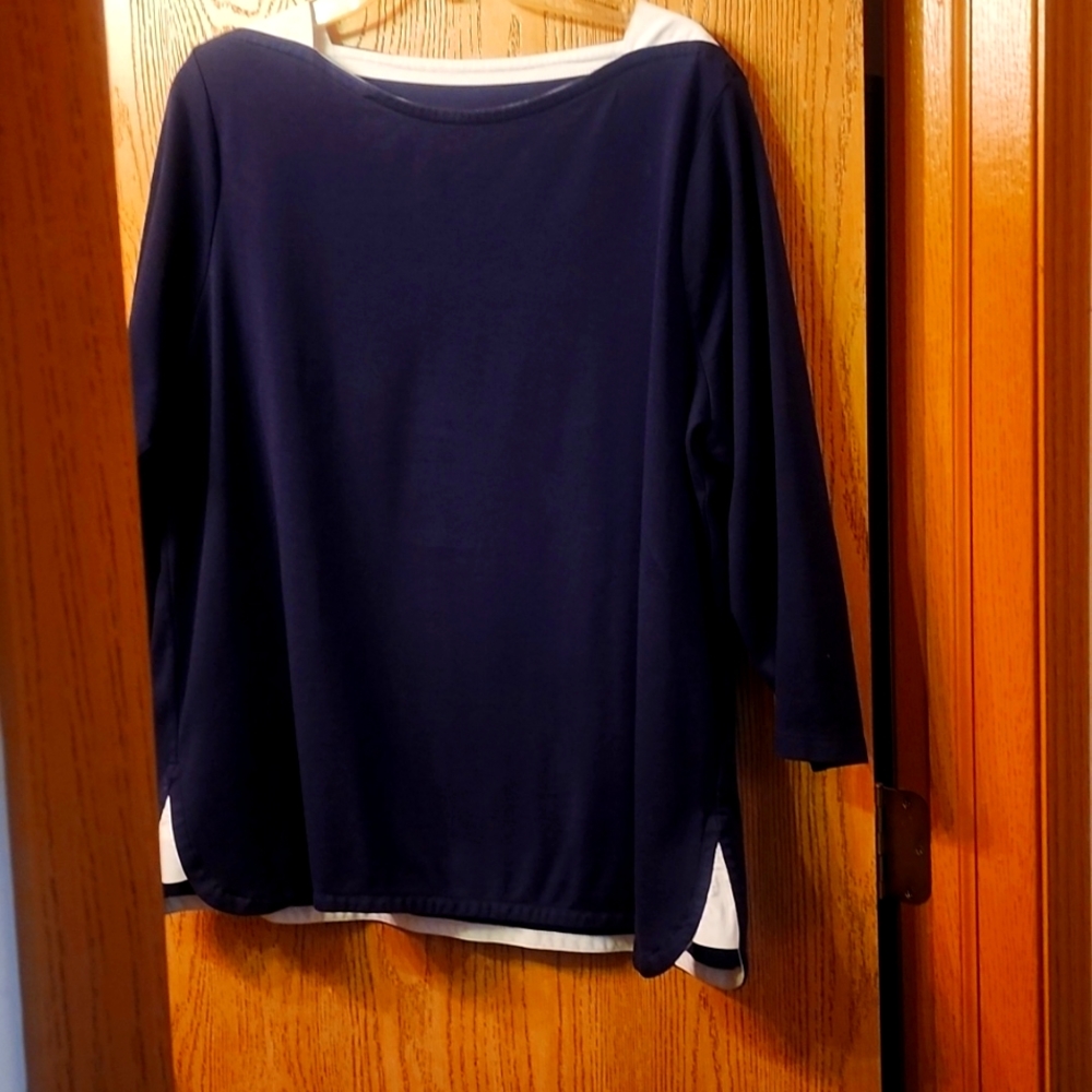 Talbots size 2x, navy & white nautically inspired boatneck top.